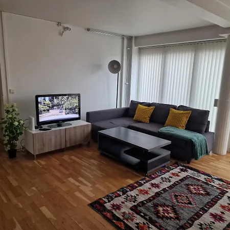 Leilighet Solace Apartment, Downtown